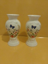 2 x Ainsley Vazes Fine Bone