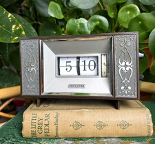 Vintage Flip Clock RHYTHM