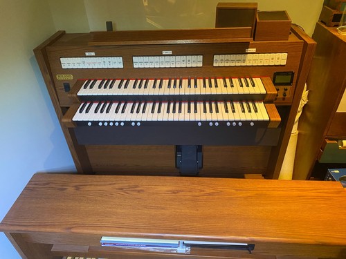 Roland classic organ - c330,