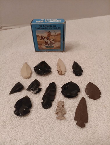 Native american arrowheads lot - american,