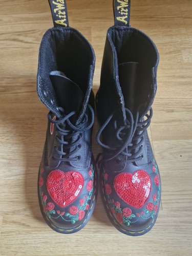Doc marten boots size - dm,