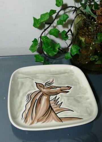 Square horse pottery plate - square,