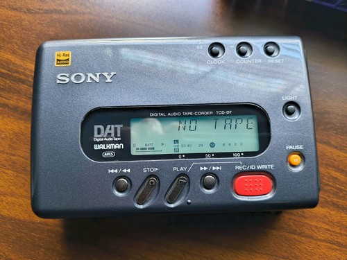 Sony tcd portable dat - tcd-d7,
