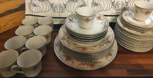 Vtg momoyama 38pc plate set - 38pc, +