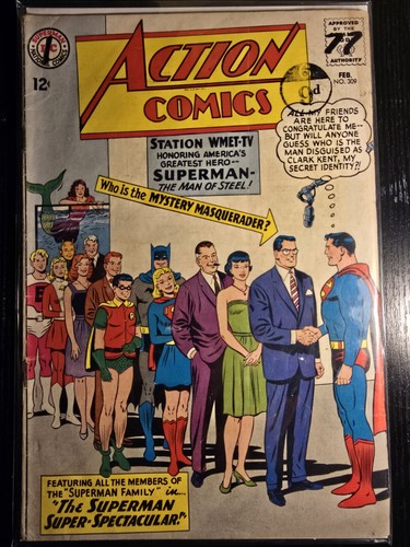 Action comics comic bundle - comics, 13