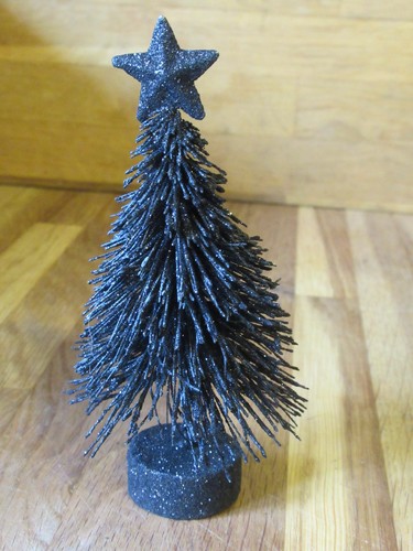 Mini black bottle brush