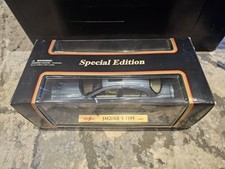 Maisto 1/18 Scale Model Car 1999 Jaguar S-Type Met Blue