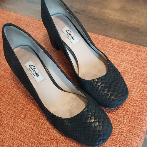 Lovely ladies clarks - lovely, narrative