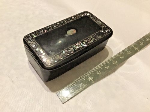 Small antique wooden snuff box