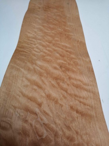 Quilted maple veneer 135 - maple,