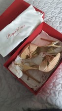 Roger Vivier beige suede