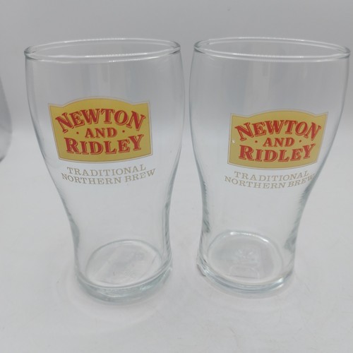 Pair coronation street - pair,