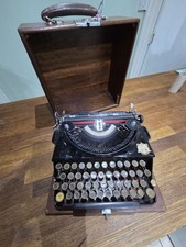 Imperial The Good Companion Typewriter – Vintage with original wooden  Case