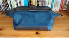 JEFF BANKS  WASH  / TOILETRIES TRAVEL BAG,