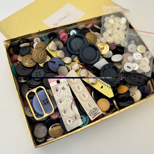 Vintage button job - button, lot