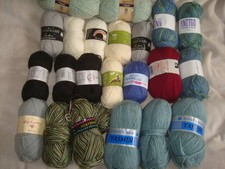 job lot knitting yarn  1500 g