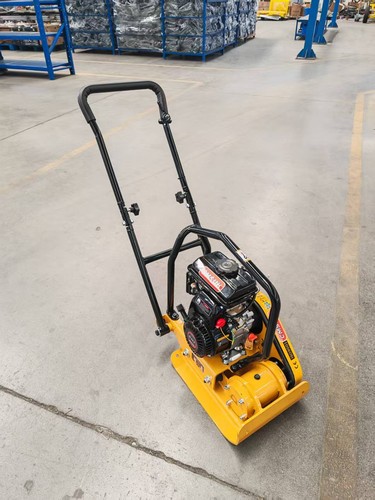 C50 petrol wacker plate - -,