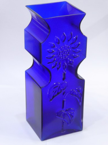 Dartington glass marguerite - dartington,