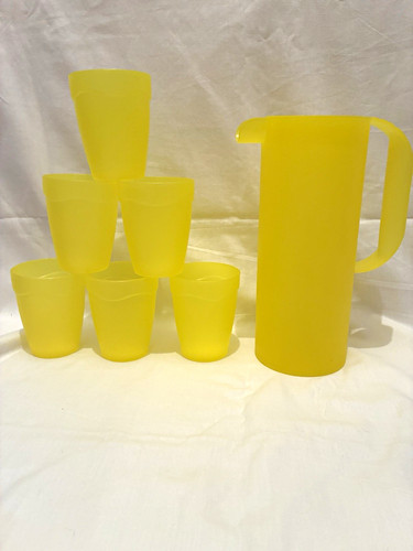 Yellow plastic pitcher jug - 2l,