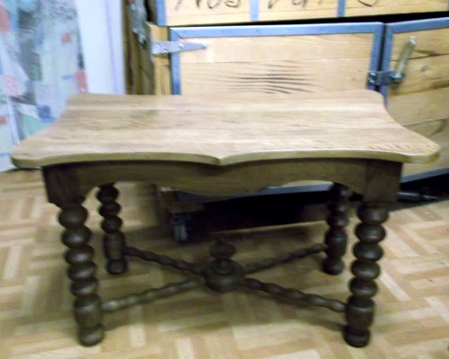Biedermeier side table - side, turned