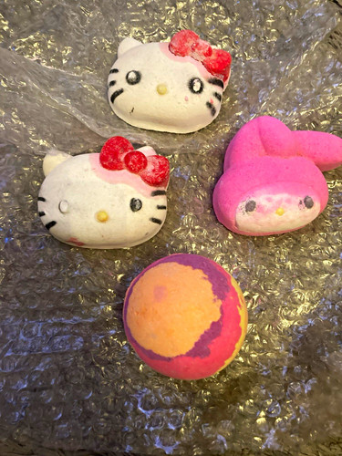 Lush bath bomb bundle - x4,