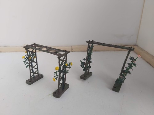 Britains floral garden toy - -,
