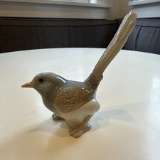 Lladro #1054 Wren Long Tail