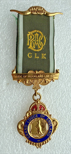 Roab breast jewel pride of - breast,