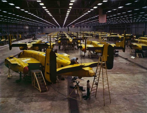 Wwii aircraft factory - us,