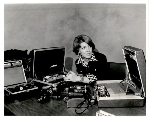 Lg58 1975 original photo susan - original,