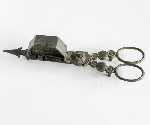 Antique pretty pewter - , candle