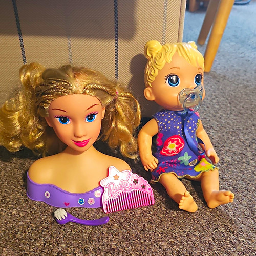 Baby doll styling head - head, bust