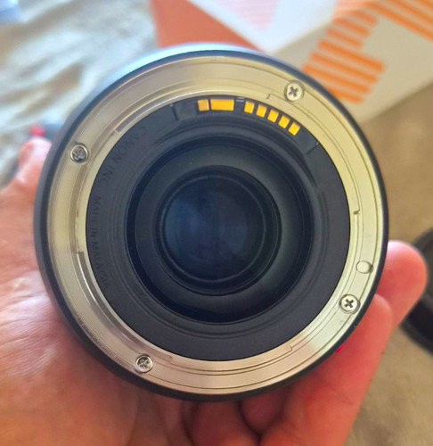 Canon 300mm 5 - f/4-5.6, is