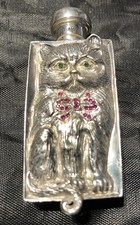 Fabulous 800 silver cat scent bottle with exquisite detail  UNUSUAL SCENT BOTTLE