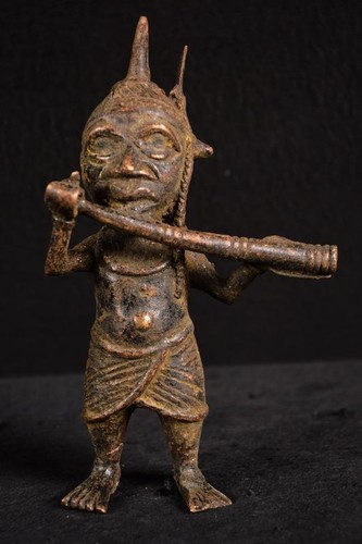 Bronze primitive benin - bronze:,