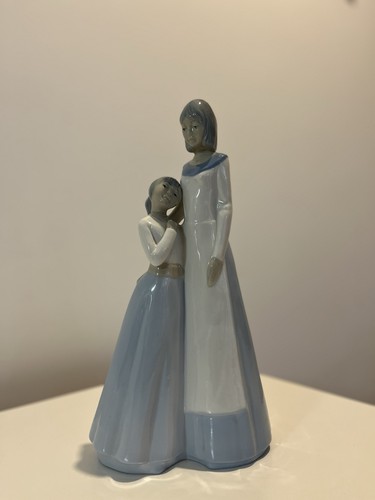 Lladro figurine lady and - figurine,