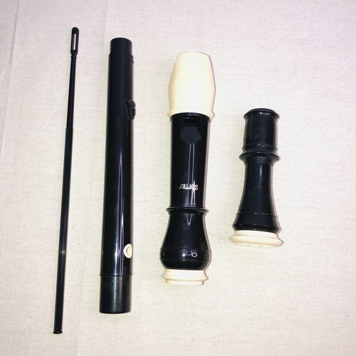 Aulos 311 recorder in - e,