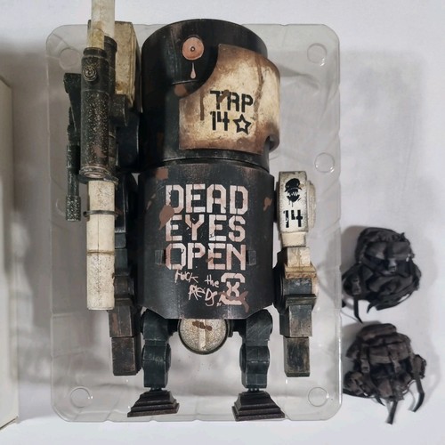 Threea large martin robot dead - large,