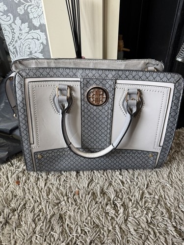 River island large - river,