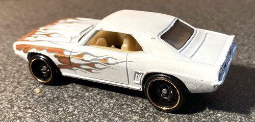 Hot wheels camaro - hot,