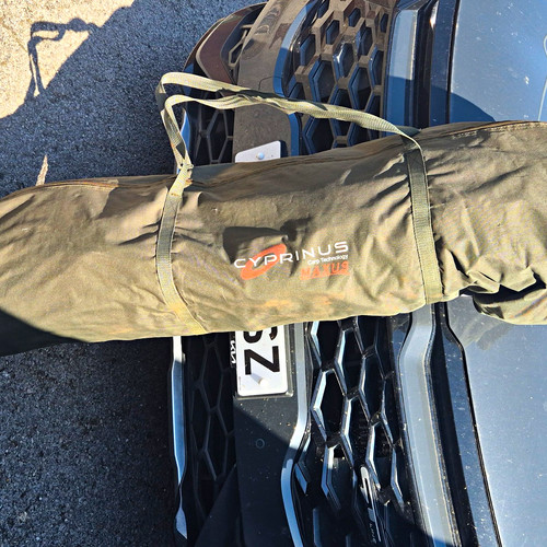 Cyprinus maxus man bivvy - man,