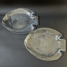 2x Arcoroc Fish Shaped Dinner Plates Clear Glass Vintage Platters 1970s 26cms