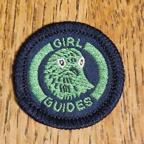 Girlguiding old observer girl - old,
