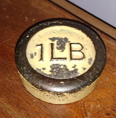 Antique round scale weighing - scale,