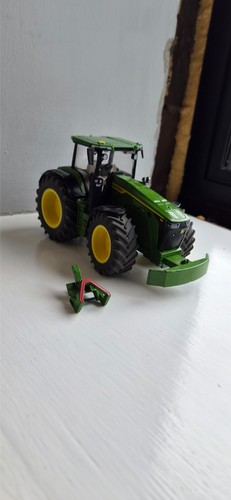 Siku john deere - 1, 8r
