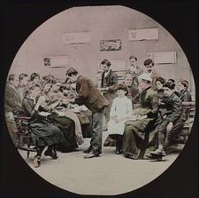 Photo VICTORIAN GROUP IN