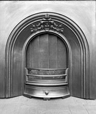 CAST IRON FIREPLACE FIRE SURROUND INSERT WITH BARS / ARCHED VICTORIAN STYLE