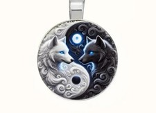 Wolf Necklace Beautiful Yin & Yang Style Multicoloured Stainless Steel Chain NEW
