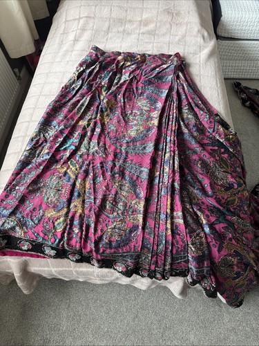 Pleated paisley pink - pleated,