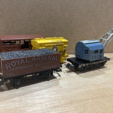Vintage Collectors Four Railway 00 Gauge Wagons Metal Crane 
